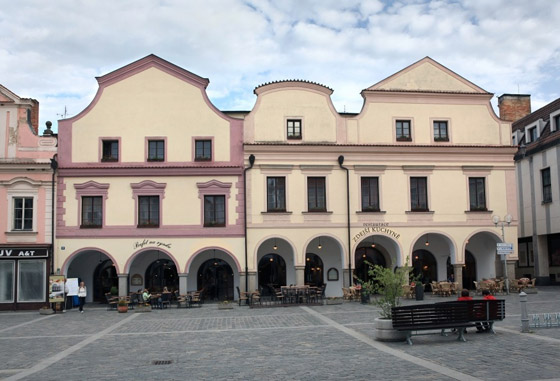 Hotel Zlatá hviezda v historickom centre českej Tebon začal od tohtoročného marca ponúkať pobytové balíčky s procedúrami ktoré využívajú účinky liečivého konope