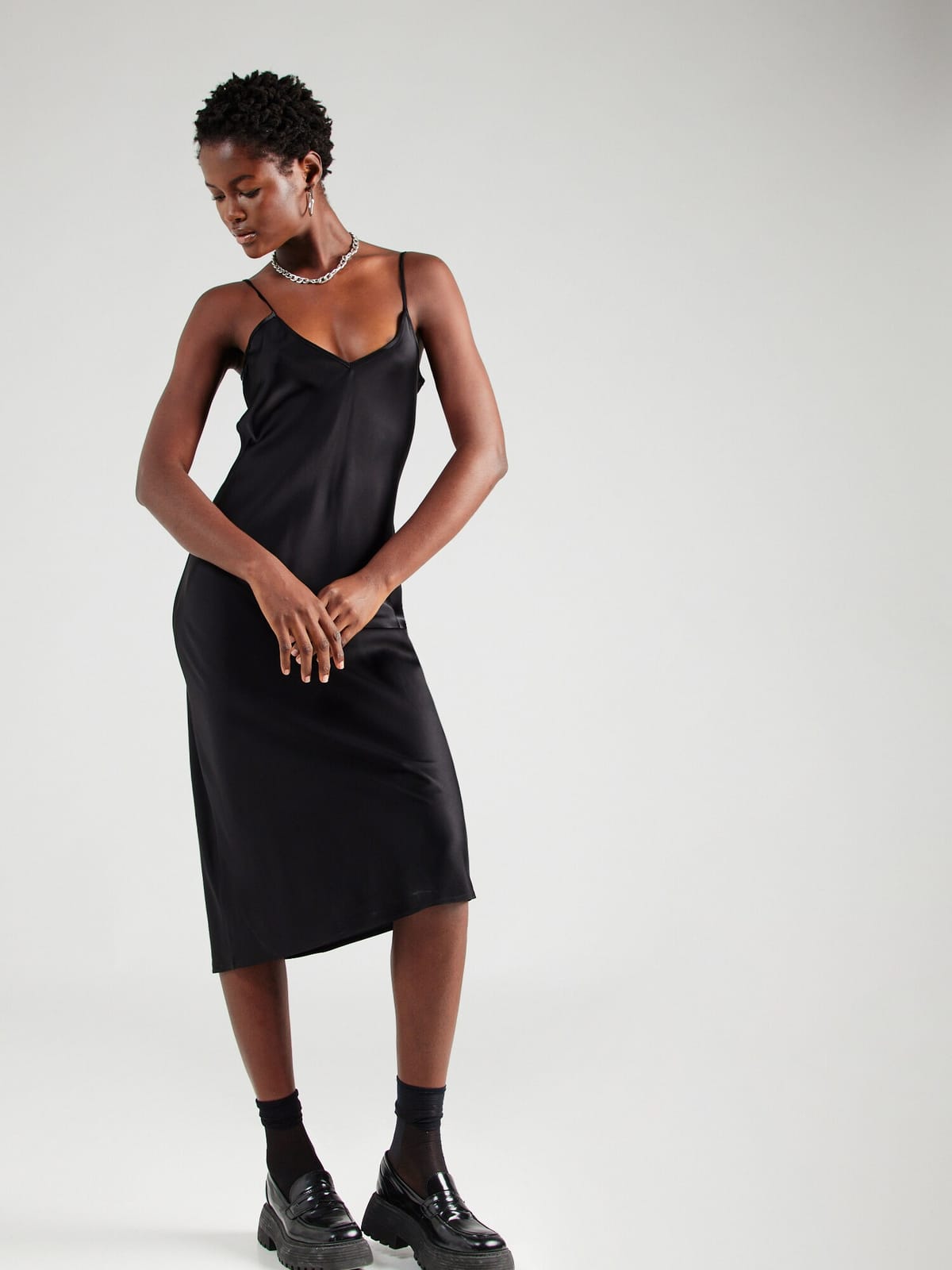 Kokteilové šaty 'Sasharon'1