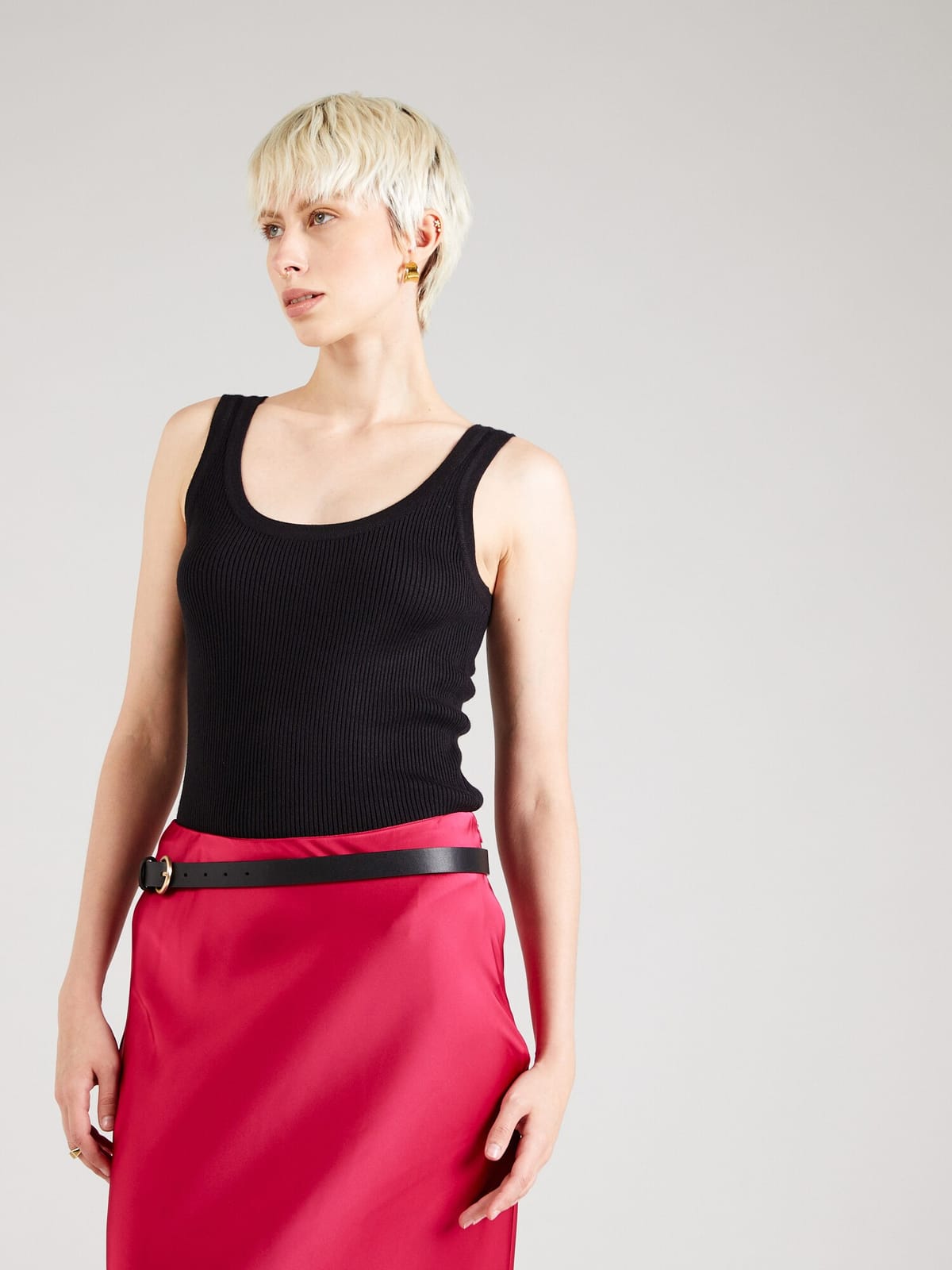 Vyšívaný top 'Tana'1