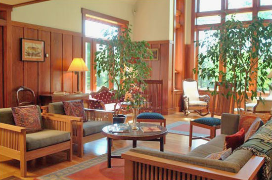 Obývačka v drevitých farbách