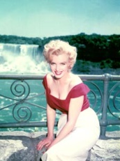 Marilyn Monroe pri vode
