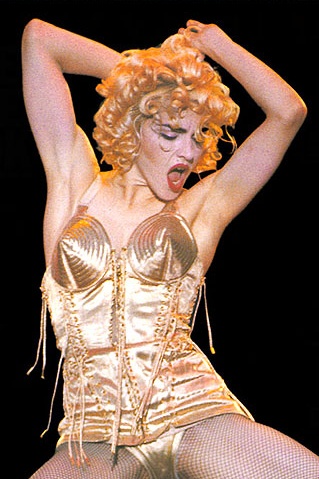 Madonna v legendárnom outfite na pódiu
