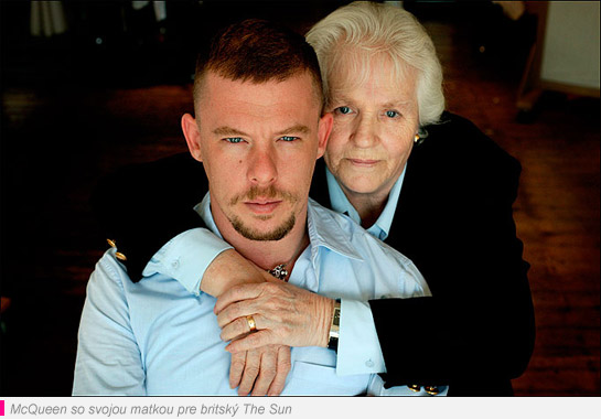 Alexander McQueen so svojou matkou